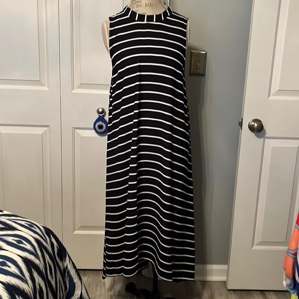Banana republic high low tie neck trapeze striped maxi dress. Blue & white